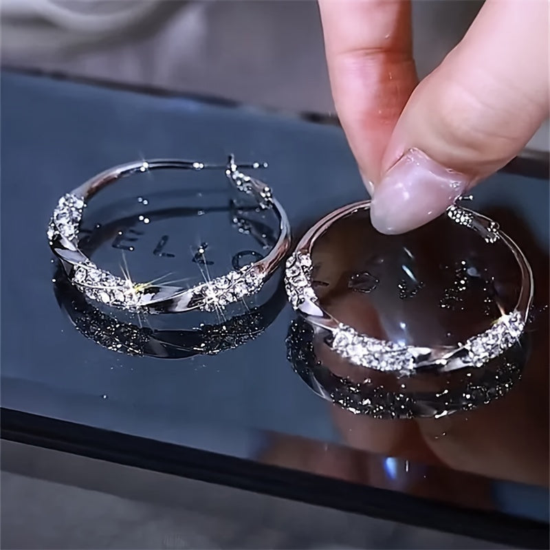 Pair of 925 Silver Simple Luxury Large Hoop Earrings, Niche Fashion Ear Cuffs Suitable for Daily and Party Wear