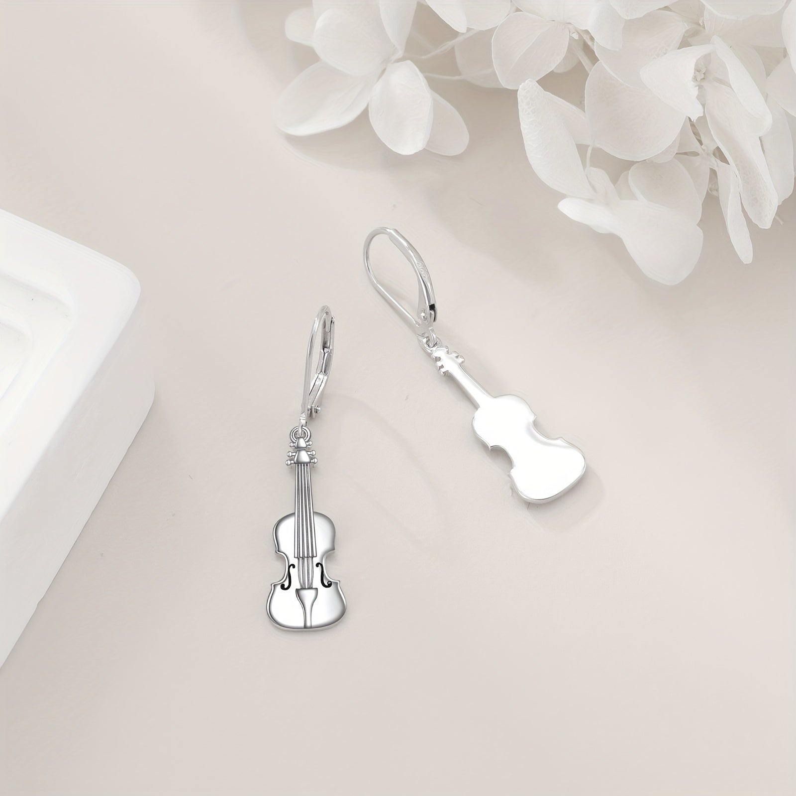 Earrings Made Of Sterling Silver In The Shape Of Violins, With A Dangling Design And Leverback Closure, Perfect For Music Enthusiasts Of Both Genders.