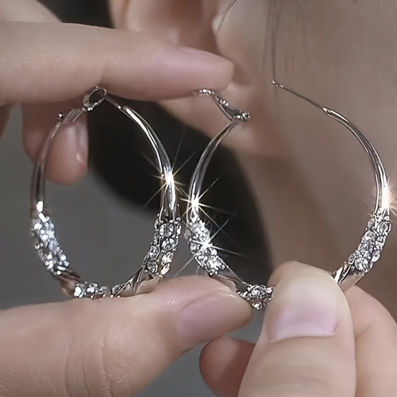 Pair of 925 Silver Simple Luxury Large Hoop Earrings, Niche Fashion Ear Cuffs Suitable for Daily and Party Wear